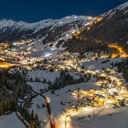 Nacht in St. Anton am Arlberg bei der JWSC23 im Jänner